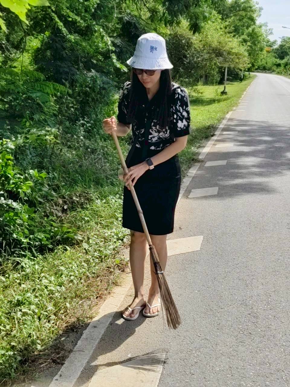title - ส.ป.ก.แพร่ จัดกิจกรรมจิตอาสาบำเพ็ญสาธารณประโยชน์ และบำเพ็ญสาธารณกุศลเฉลิมพระเกียรติเนื่องในโอกาส พระราชพิธีมหามงคลเฉลิมพระชนมพรรษา ๔ รอบ  สมเด็จพระนางเจ้าฯ พระบรมราชินี 
